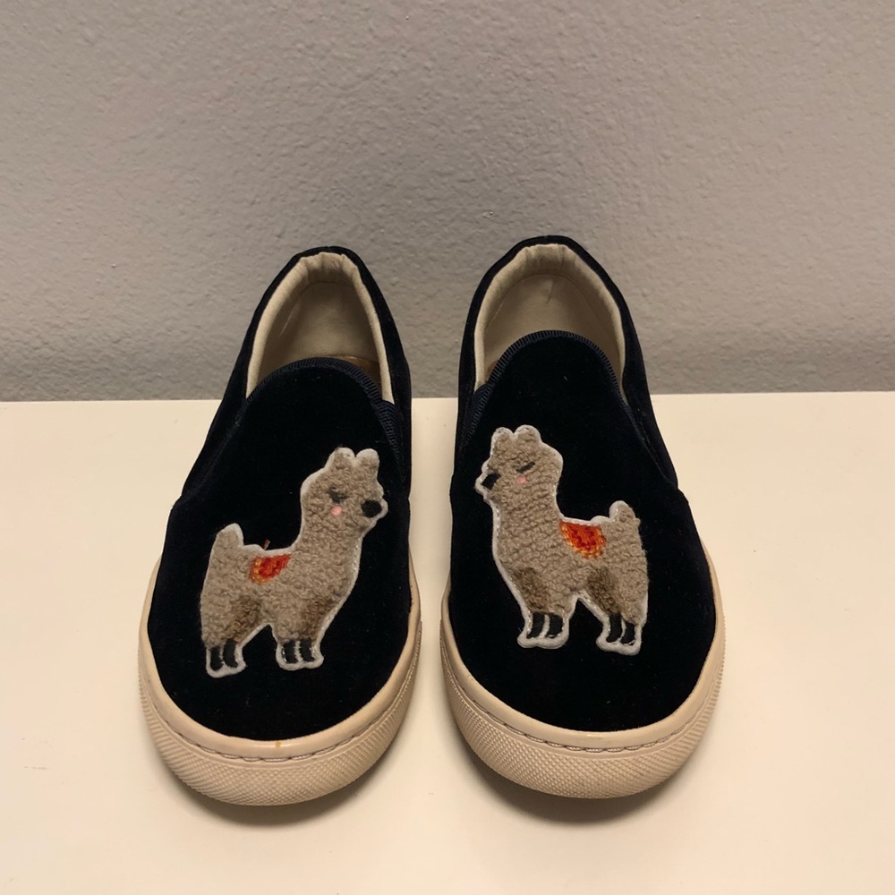 Size 6 llama Soludo slip one